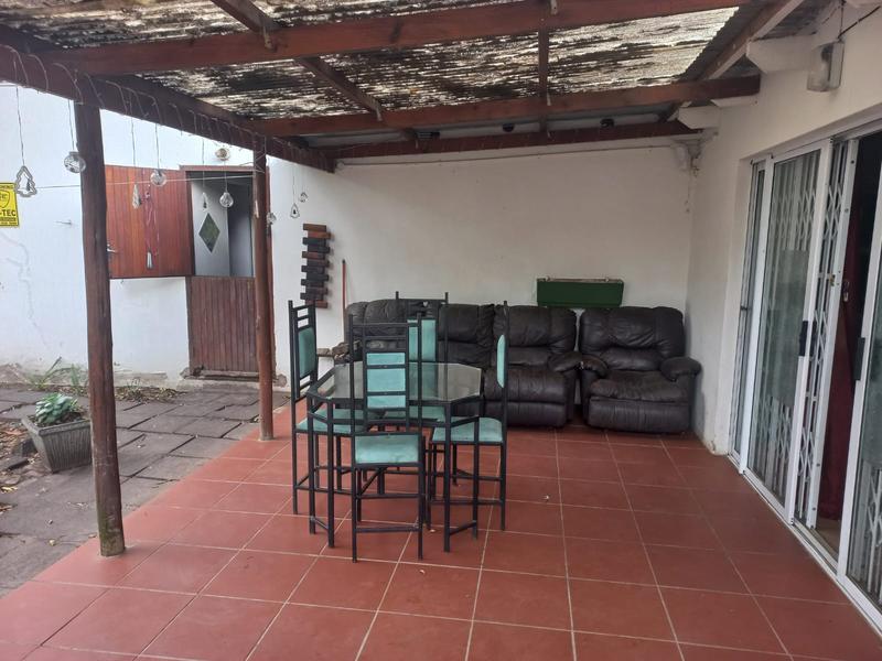 To Let 4 Bedroom Property for Rent in Oatlands Eastern Cape